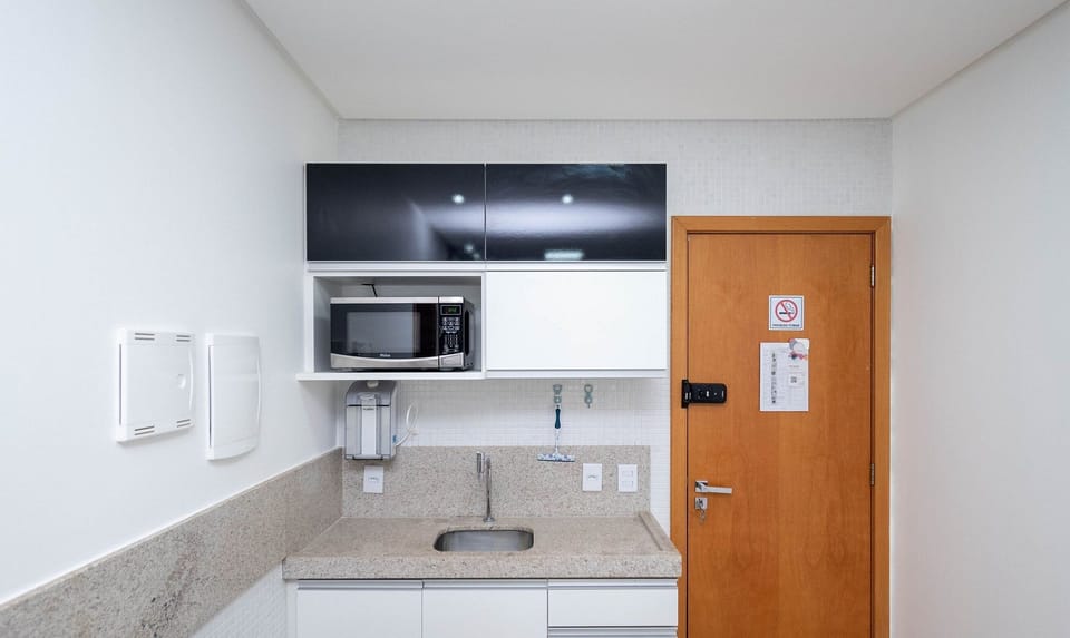 Basic Apartment | Private kitchen | Cookware/dishes/utensils
