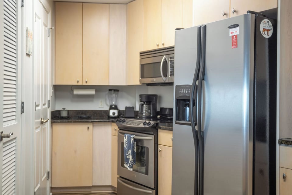 Full kitchen 