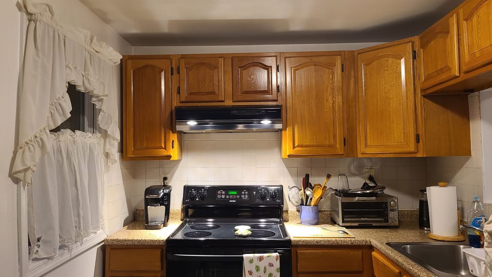 Full kitchen 