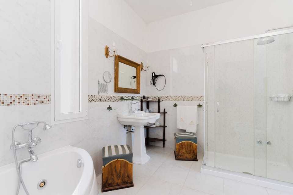 Luxury Room | Premium bedding, cribs/infant beds, rollaway beds, free WiFi
