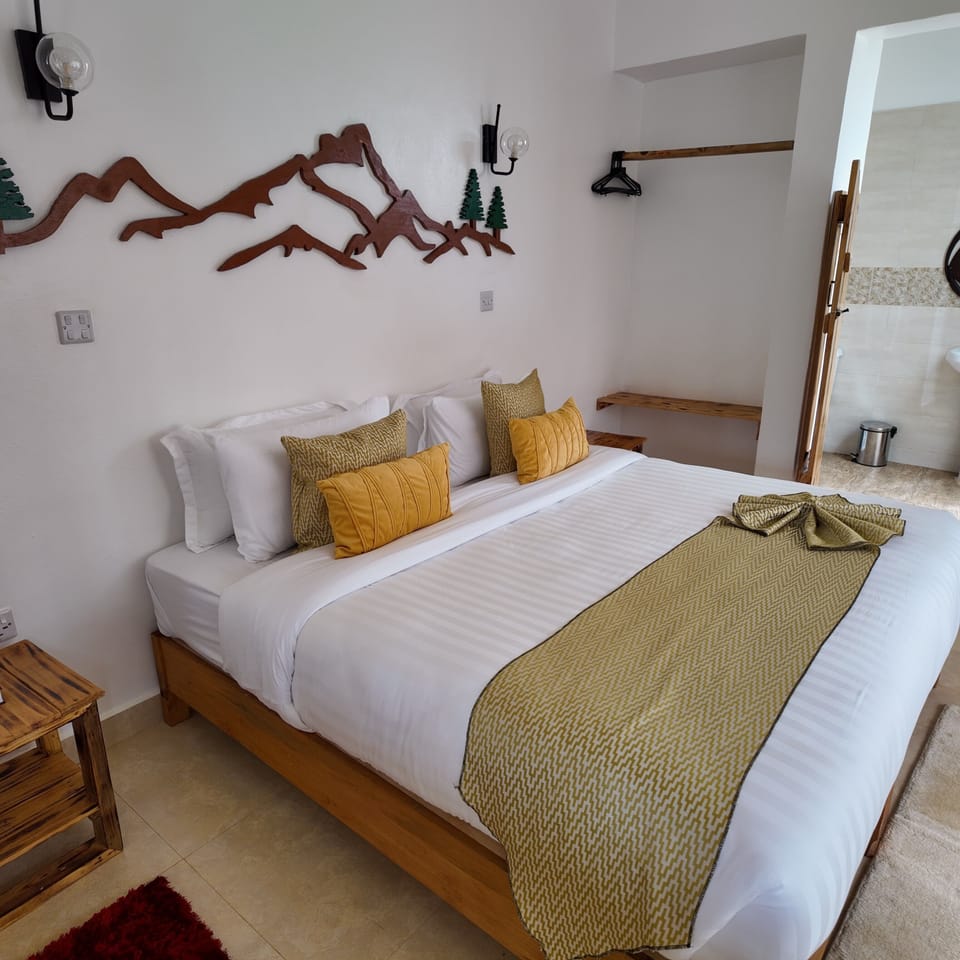 Double or Twin Room, Hill View | In-room dining