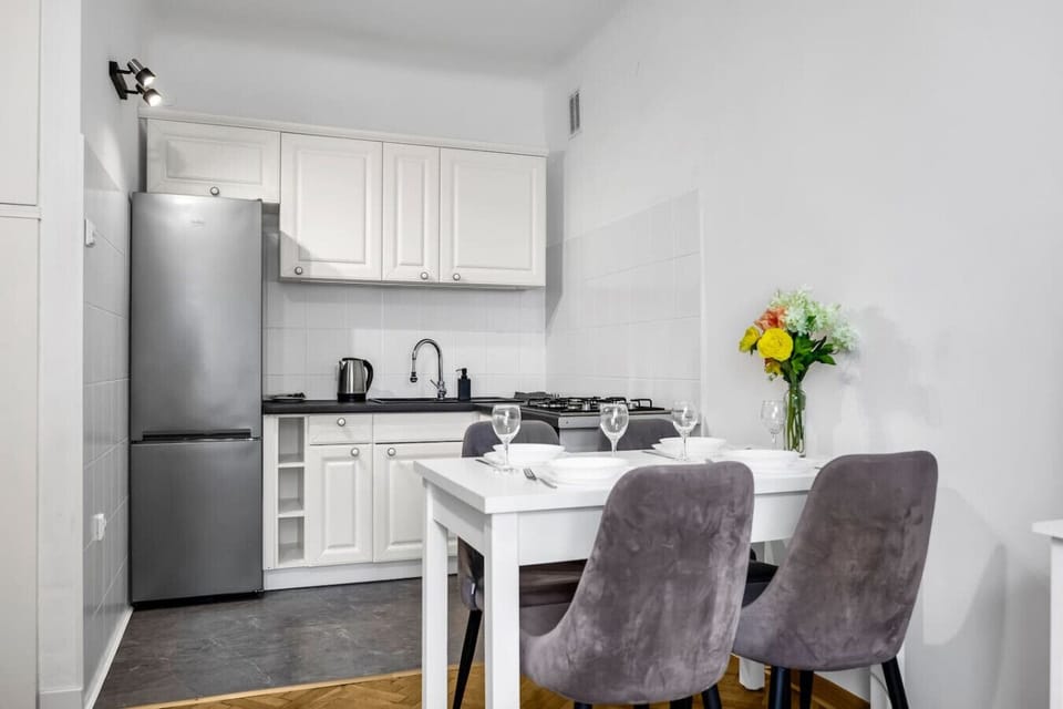 Fully Equipped Kitchen | Book Now with RENTUJEMY.COM