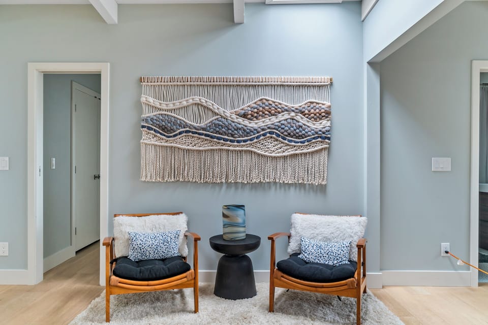Entryway seating.