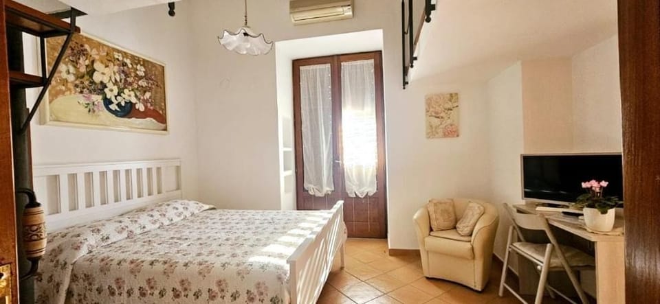 Comfort Double Room, Balcony, Garden View | In-room safe, iron/ironing board, free WiFi