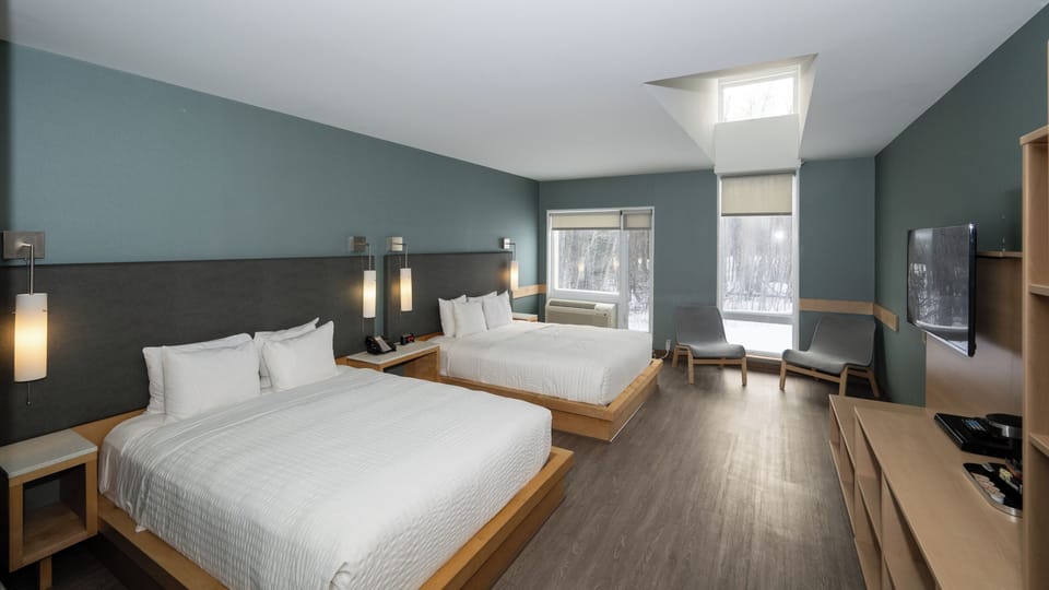 Standard Room, 2 Queen Beds | In-room safe, WiFi (free)