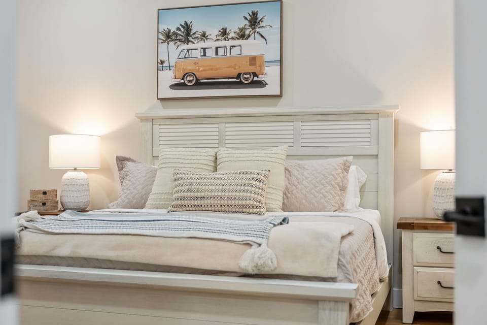 Guest bedroom 3- King bed