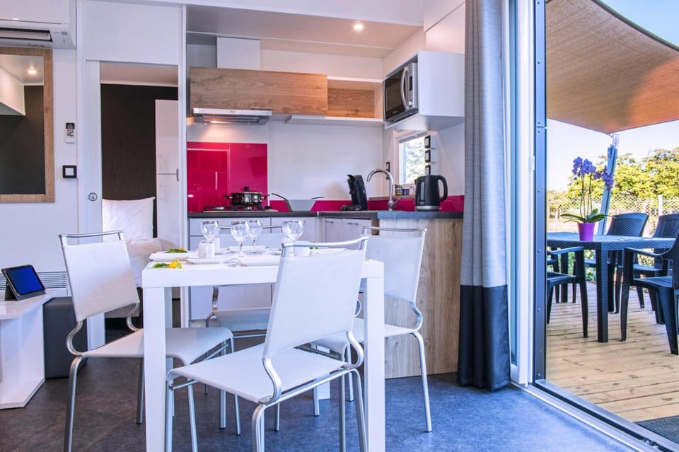 Mobile Home | Private kitchen