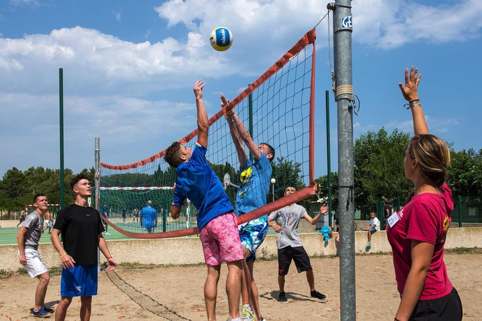 Mobile Home | Sport court