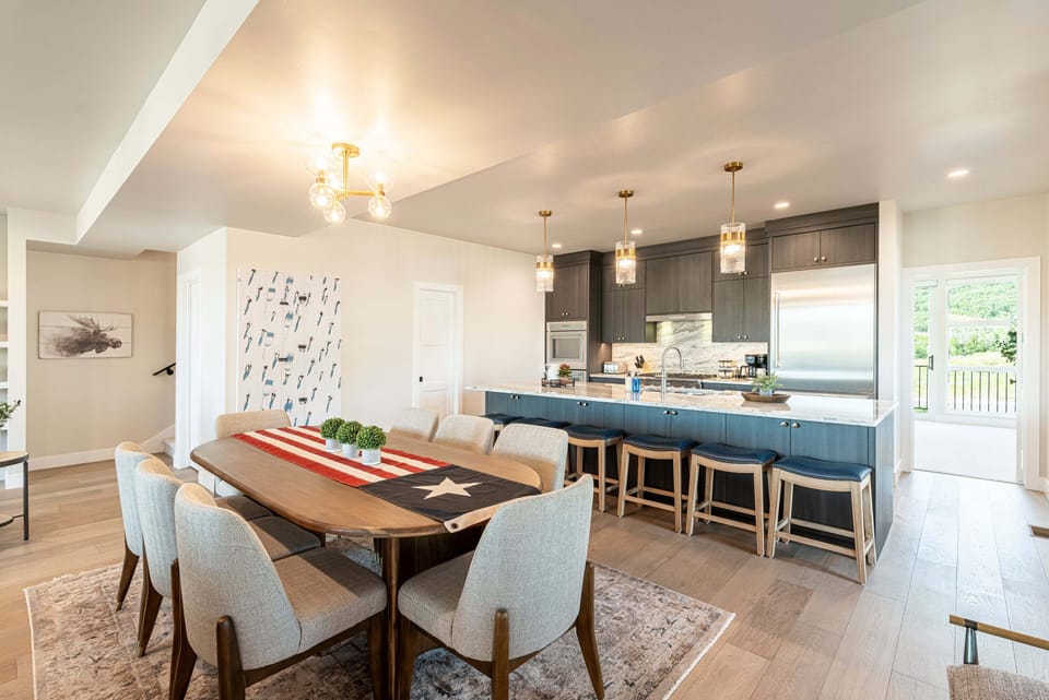 Dining area and bar seating
