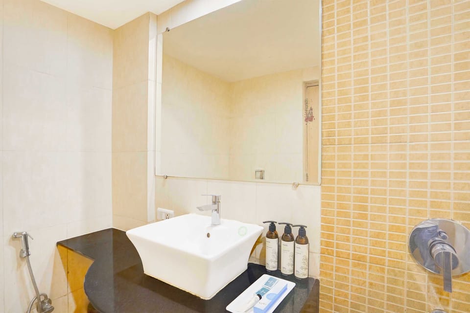 Towels, soap, shampoo, toilet paper