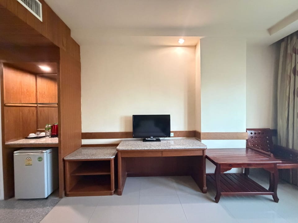 Standard Twin Room | Premium bedding, desk, laptop workspace, free WiFi