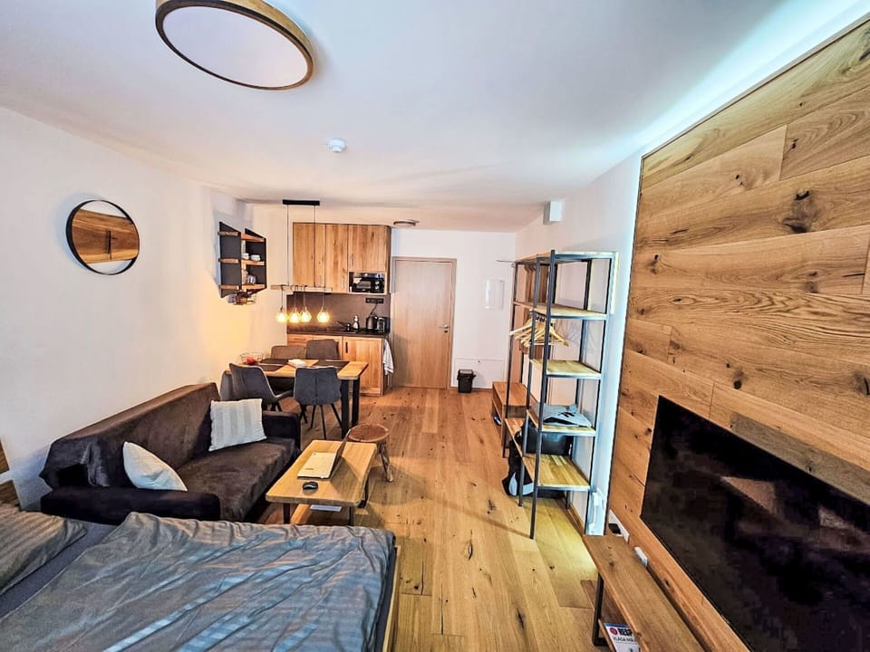 Wood, Furniture, Interior Design, Flooring, Floor, Room, Apartment, Ceiling, Home, Wood Flooring