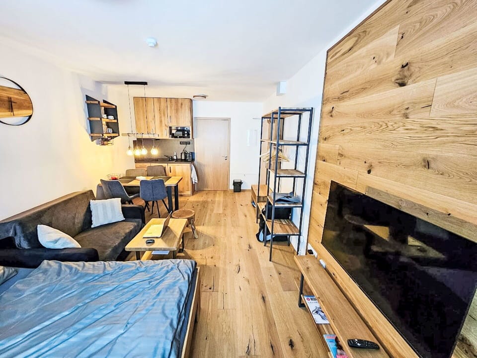 Wood, Furniture, Interior Design, Flooring, Apartment, Room, Floor, Home, Wood Flooring, Living Room
