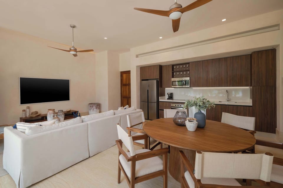 Sala de estar con TV 