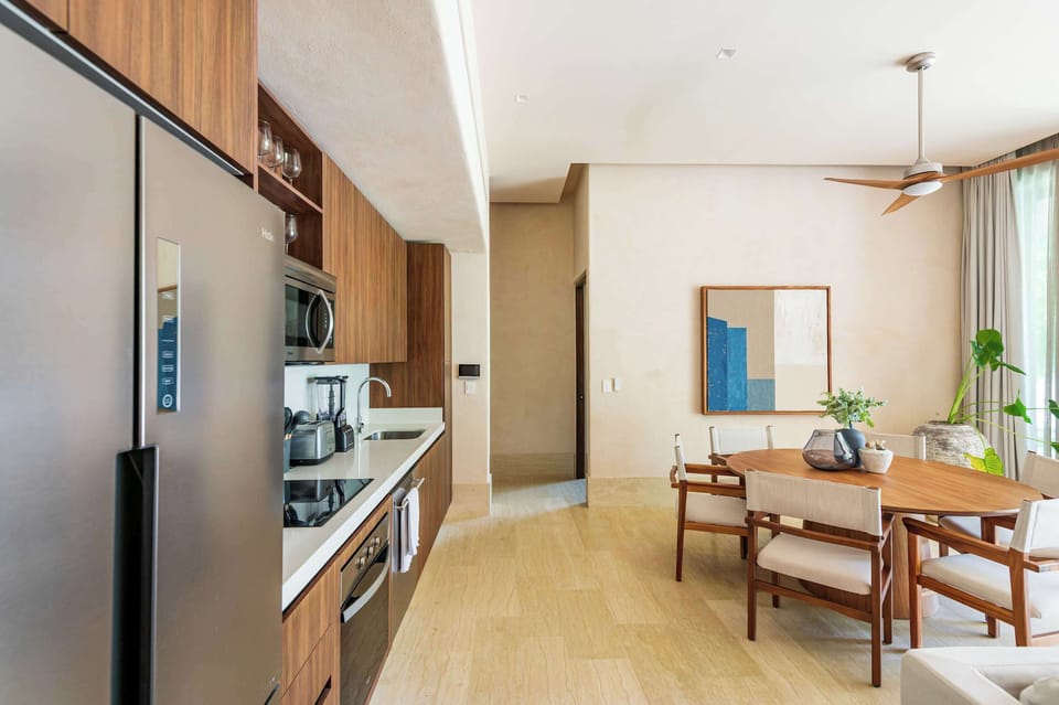 Cocina completa con comedor 