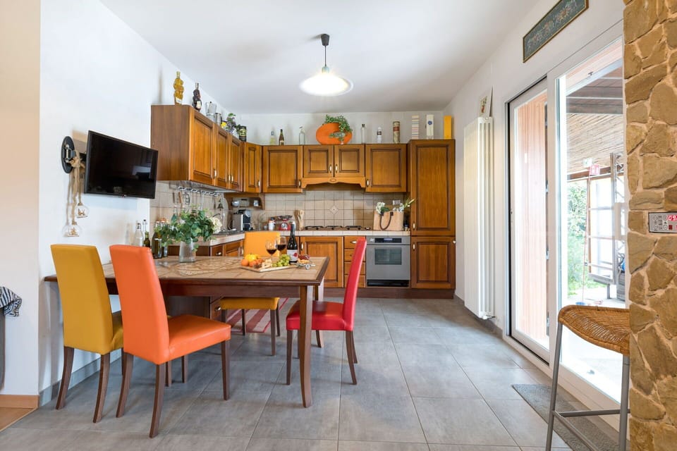 Dining Room, Kitchen