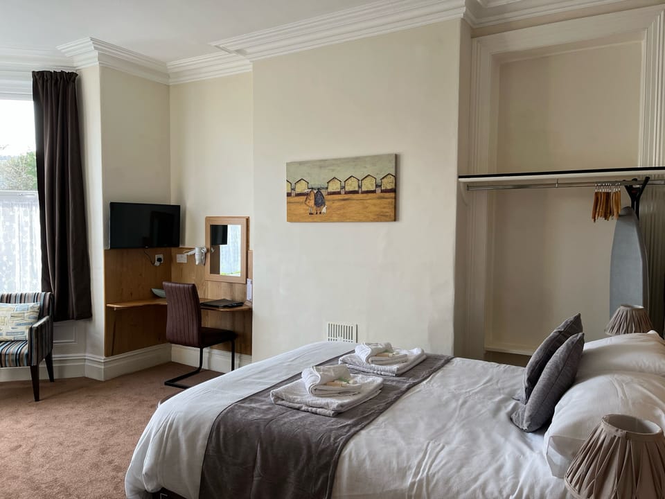 Double Room, 1 King Bed | Individually decorated, individually furnished, laptop workspace