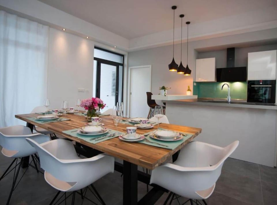 Villa (Villa Ema with Swimming Pool by the S) | Dining room
