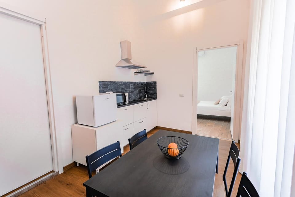 Exclusive Apartment, Balcony, City View | Private kitchen