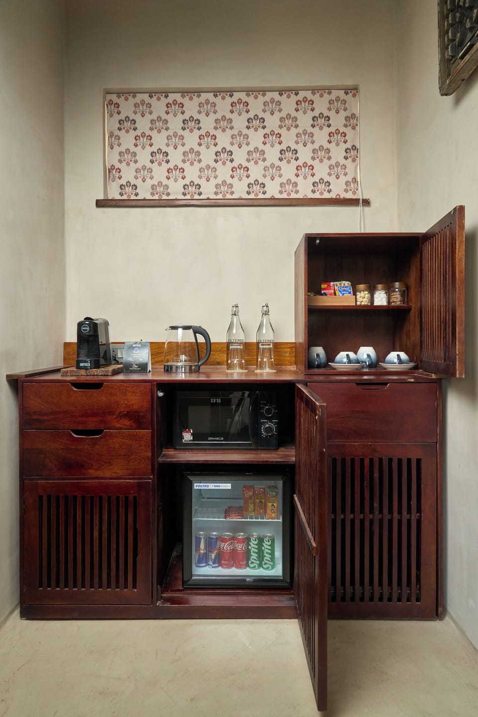 Mini-refrigerator