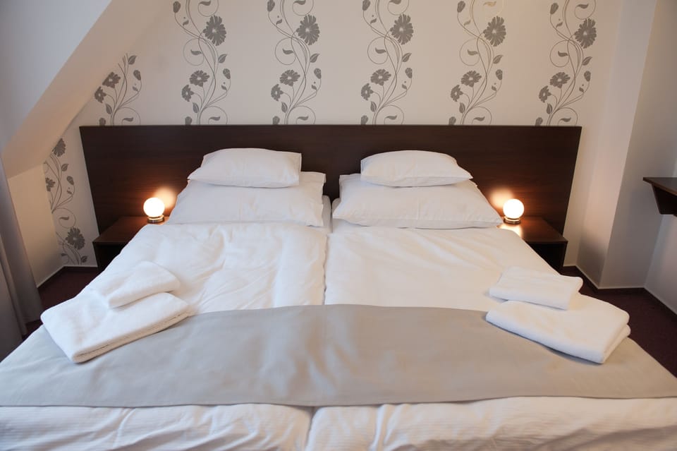 Standard Apartment, 2 Bedrooms (2 or 3 Adults) | In-room safe, desk, blackout drapes, cribs (surcharge)