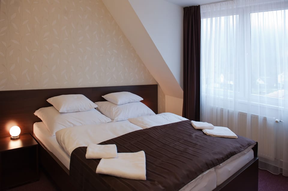 Standard Apartment, 2 Bedrooms (2 or 3 Adults) | In-room safe, desk, blackout drapes, cribs (surcharge)