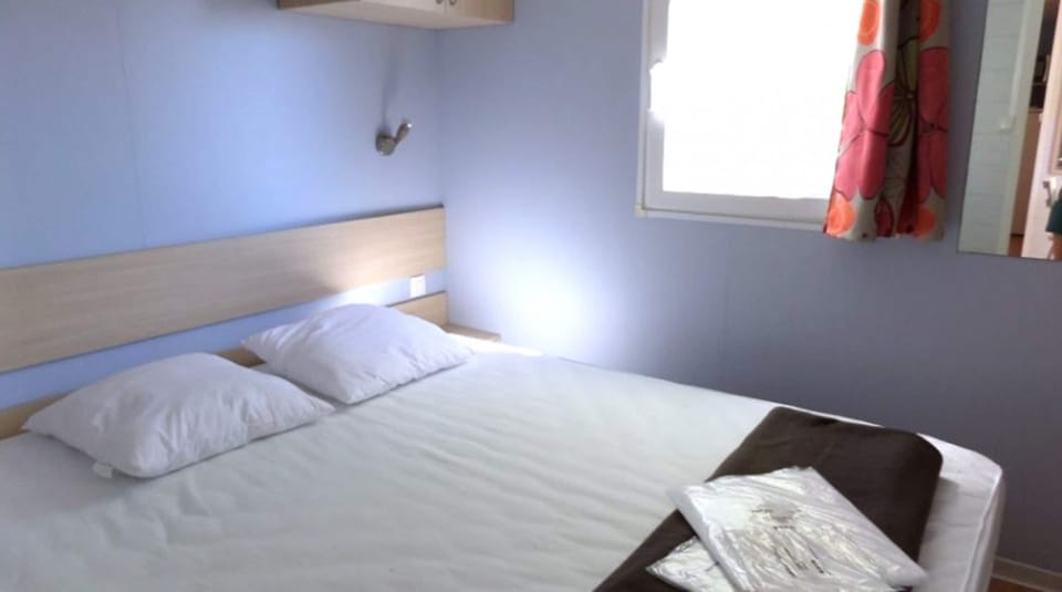 Elite Mobile Home, 3 Bedrooms | 14 bedrooms, individually furnished