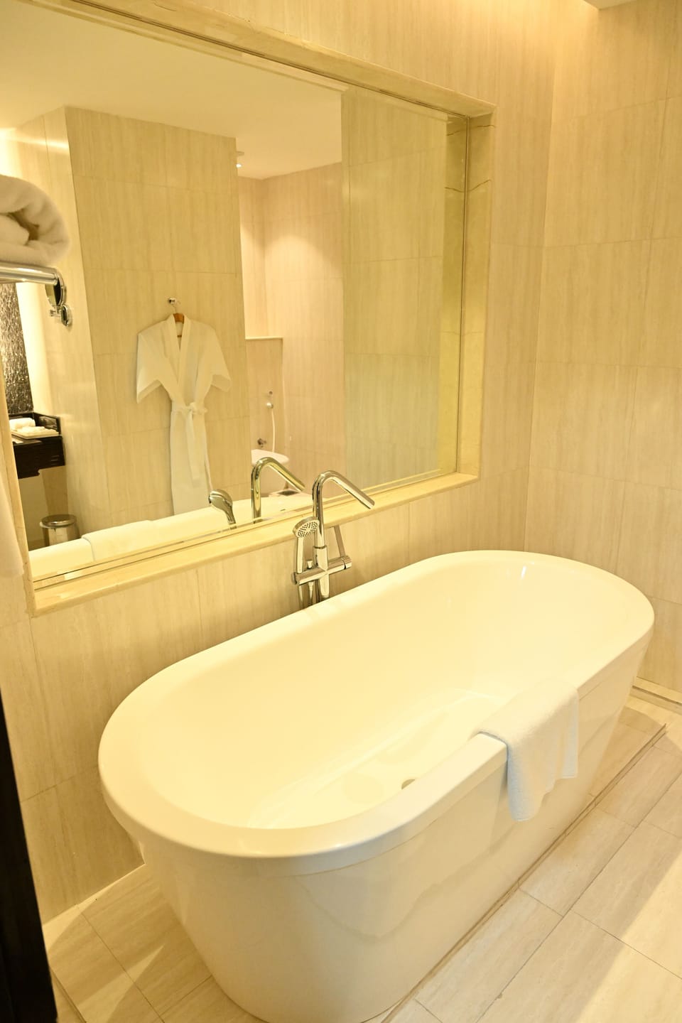 Junior Suite | Bathroom | Slippers, bidet