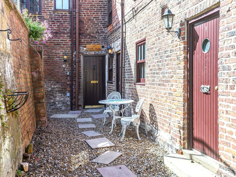 Wall, Brick, Brickwork, Door, Floor, Flooring, Composite Material, Flowerpot, Cobblestone, Flagstone
