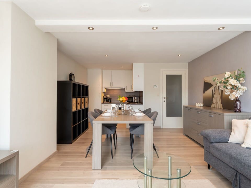 Furniture, Interior Design, Flooring, Wall, Floor, Wood, Ceiling, Kitchen & Dining Room Table, Room, Couch