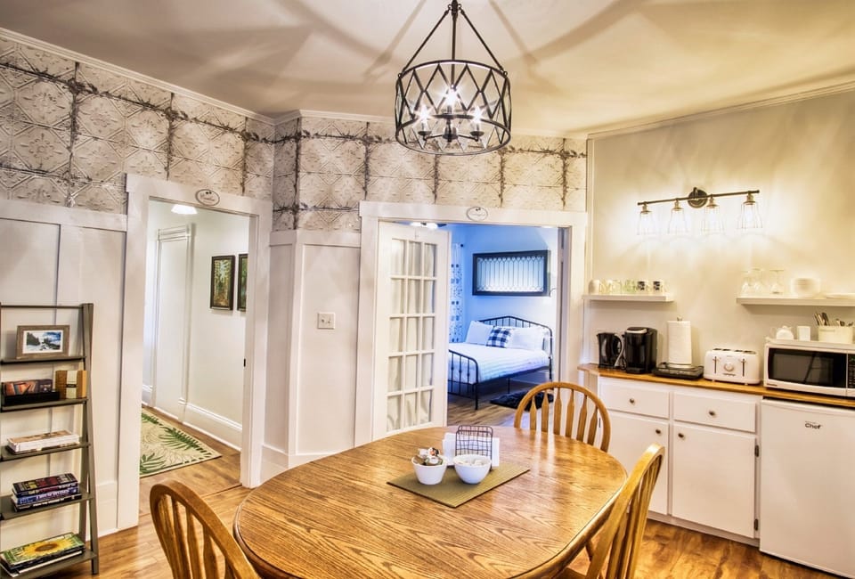Carlow Suite - Ground Floor | Private kitchen | Fridge, microwave