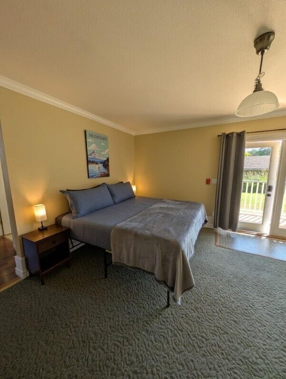 King studio with Smart tv, and gas fireplace
