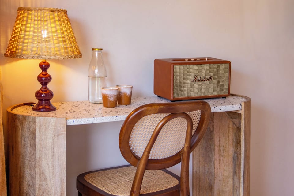 Premium Double Room, Balcony, Sea View | Living area