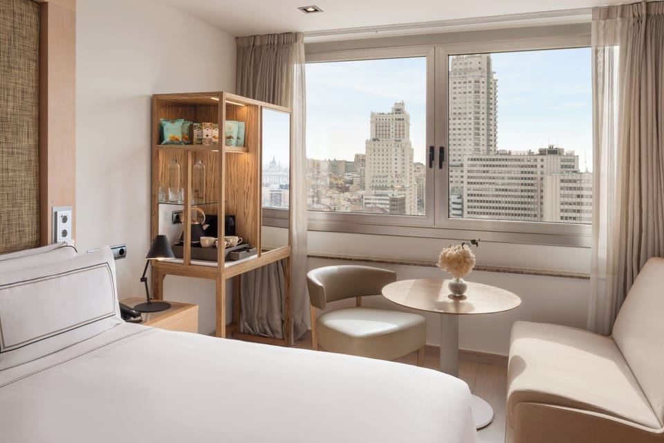 Egyptian cotton sheets, premium bedding, down comforters, pillowtop beds