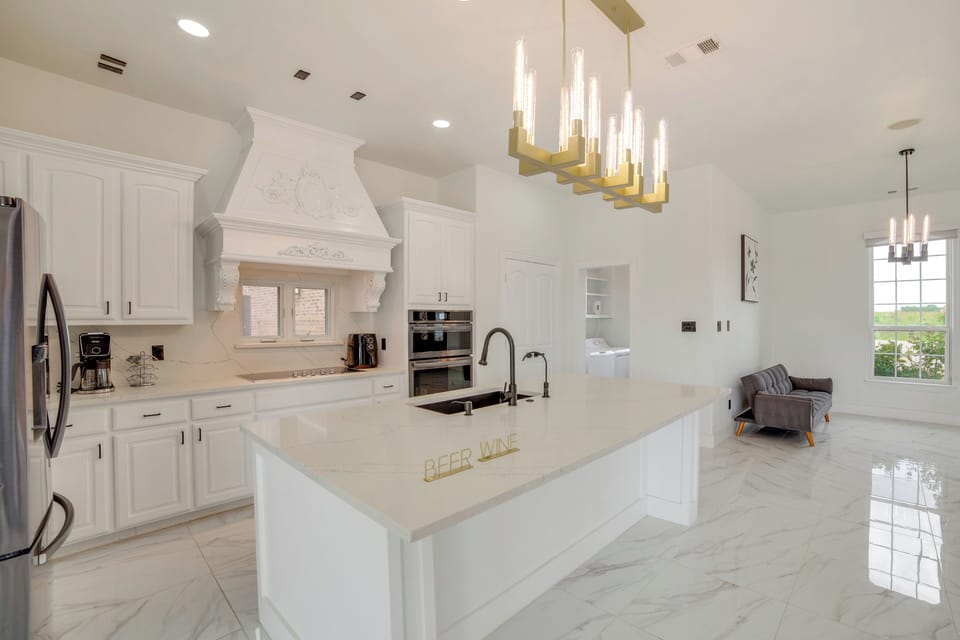 House (5 Bedrooms) | Interior