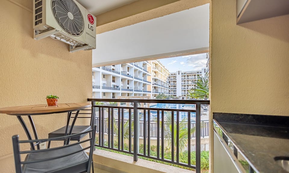 Basic Apartment | Outdoor dining
