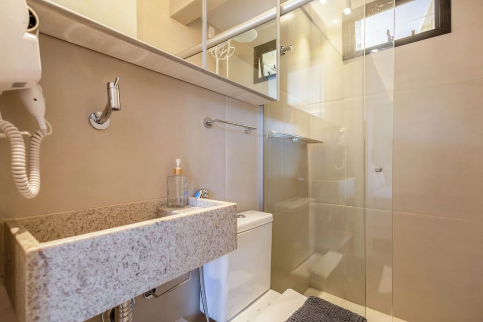 Basic Studio | Bathroom | Free toiletries
