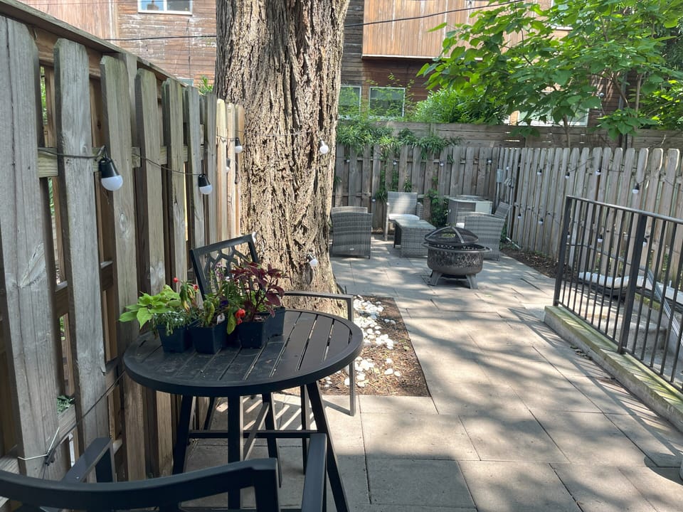 Deep private patio