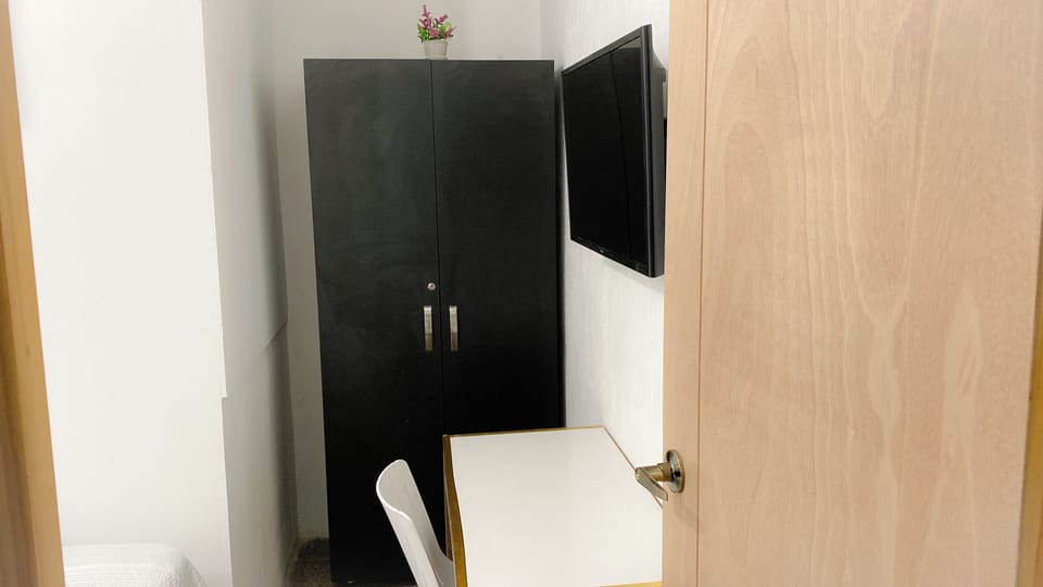 Economy Single Room | Interior