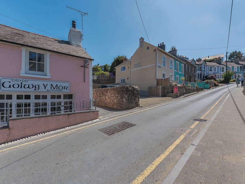 Exterior | Spring Gardens, New Quay