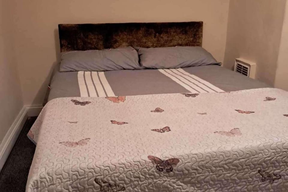 Apartment Sleeps 3 - Garden, Pets Welcome Apartment in London