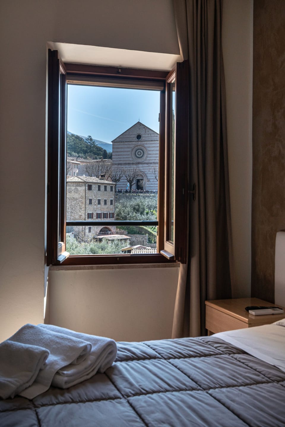 Basic Triple Room | Desk, free WiFi, bed sheets