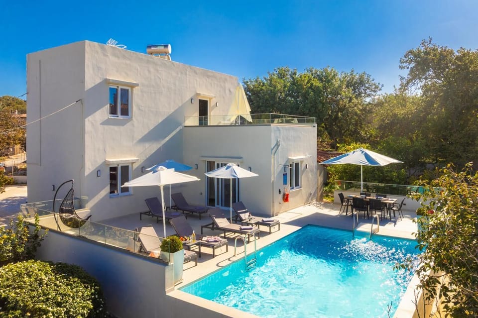 Beautiful villa with private pool and terrace