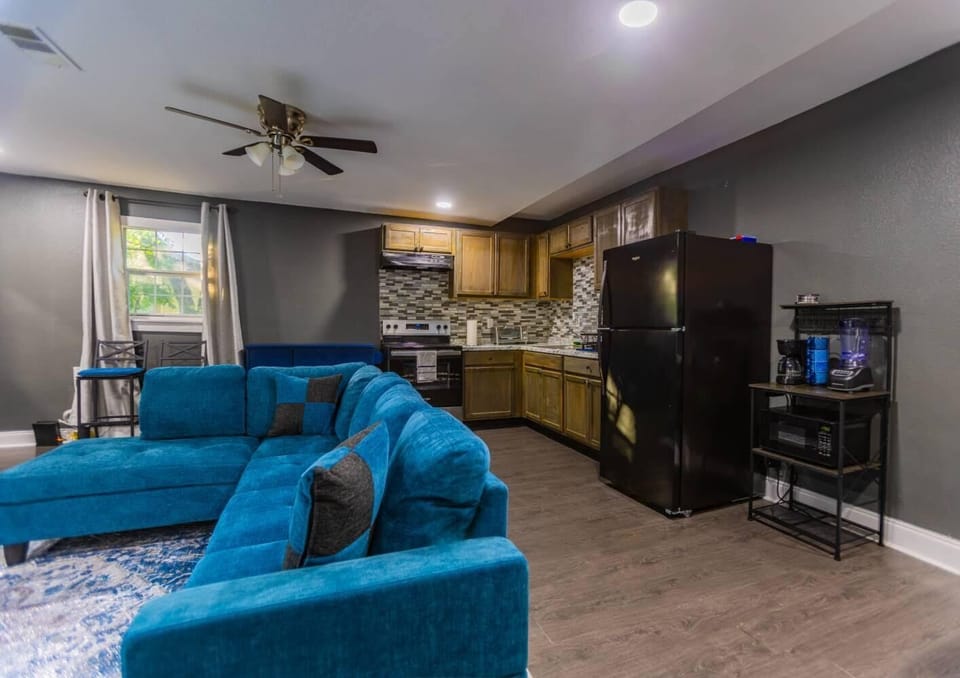 Living Room/Kitchen
