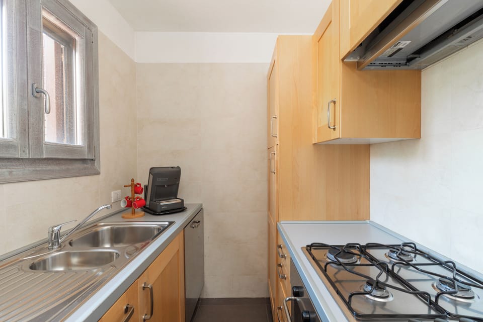 House, 3 Bedrooms, Sea View | Private kitchen | Fridge, oven, stovetop, espresso maker