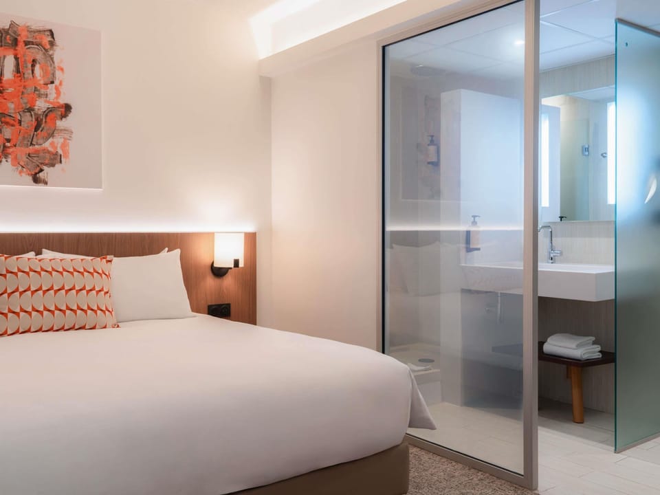 Superior Room, 1 Double Bed | Premium bedding, memory foam beds, in-room safe, soundproofing