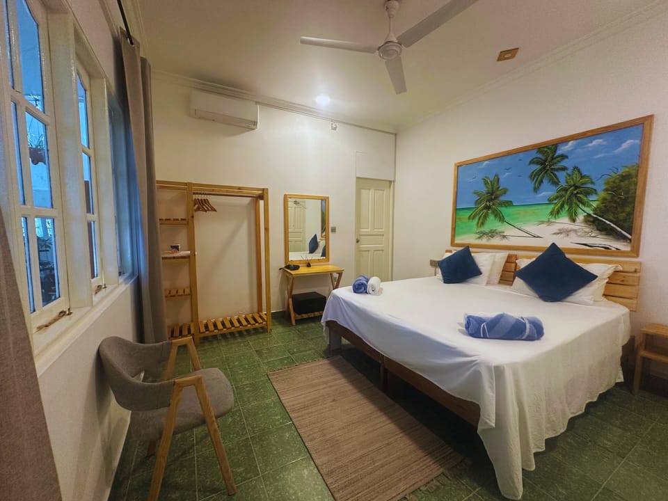 In-room safe, soundproofing, iron/ironing board, free WiFi