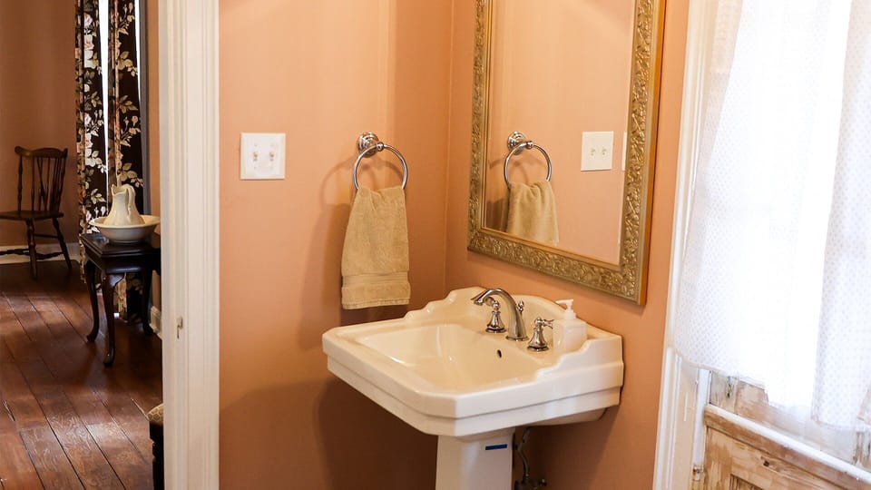 Double Room, Balcony, River View | Bathroom