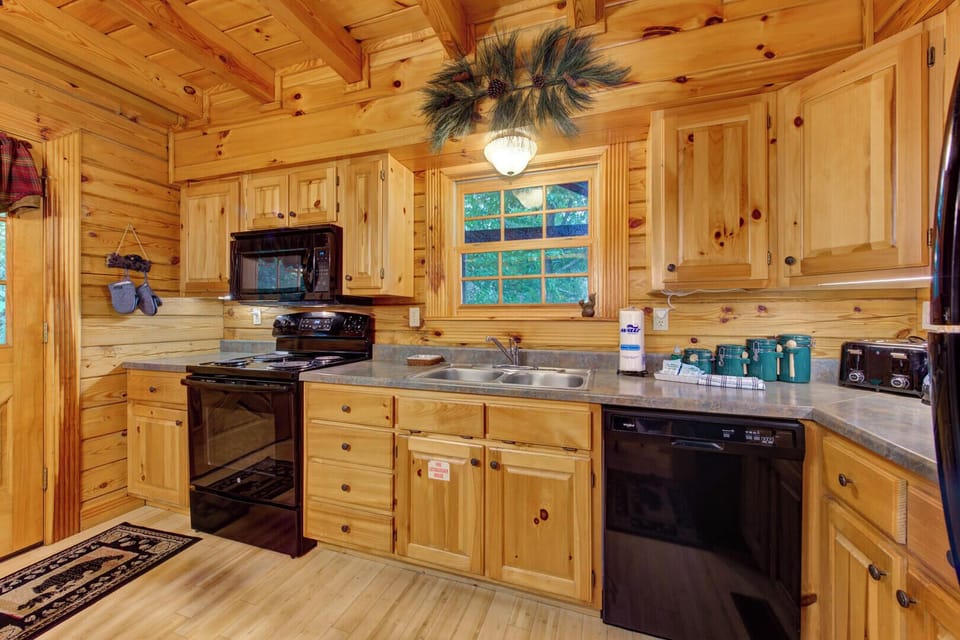 Cabin, Multiple Beds, Pets Not Allowed, Mountain View (LeConte Lookout) | Private kitchen