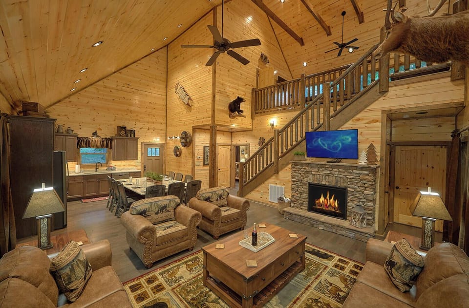 House, Multiple Beds, Pool Access, Pool View (Livin' It Up) | Living area